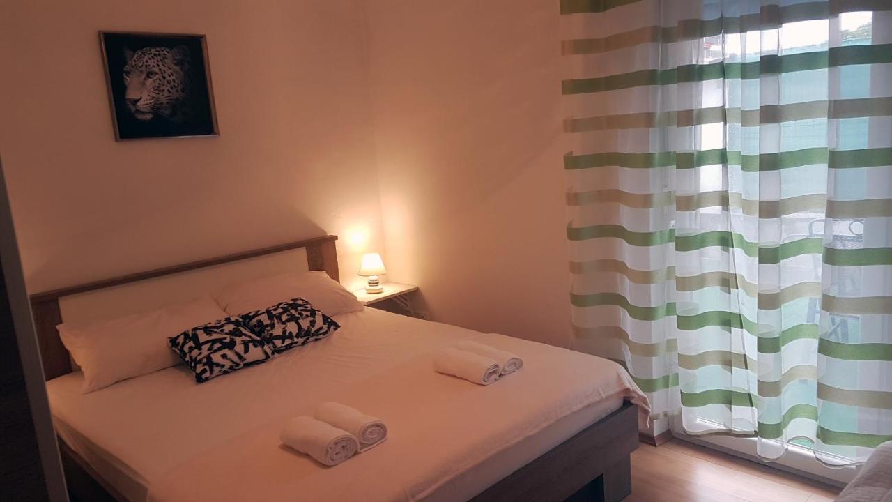 Apartmani Ab Pirovac Exterior photo