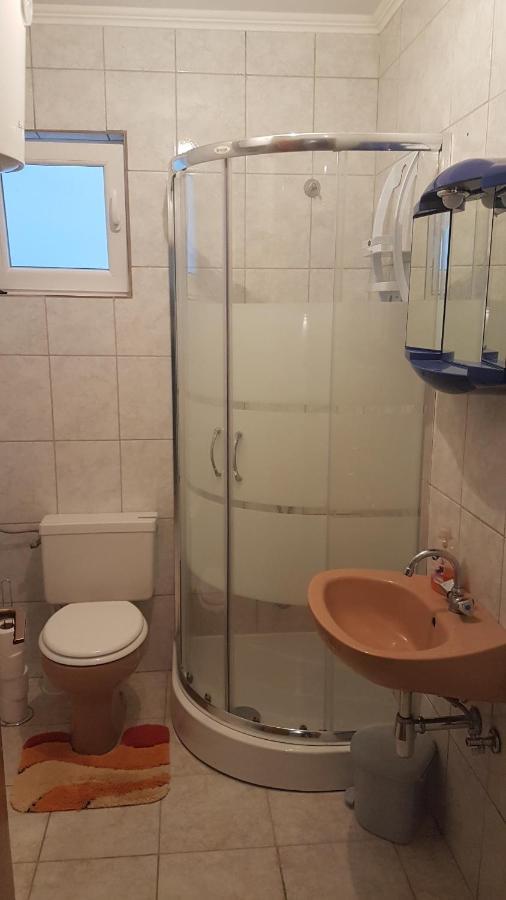 Apartmani Ab Pirovac Exterior photo